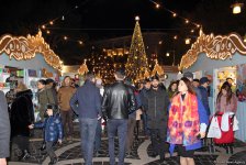 В Баку открылась традиционная благотворительная ярмарка "Холодные руки, горячее сердце" (ФОТО)