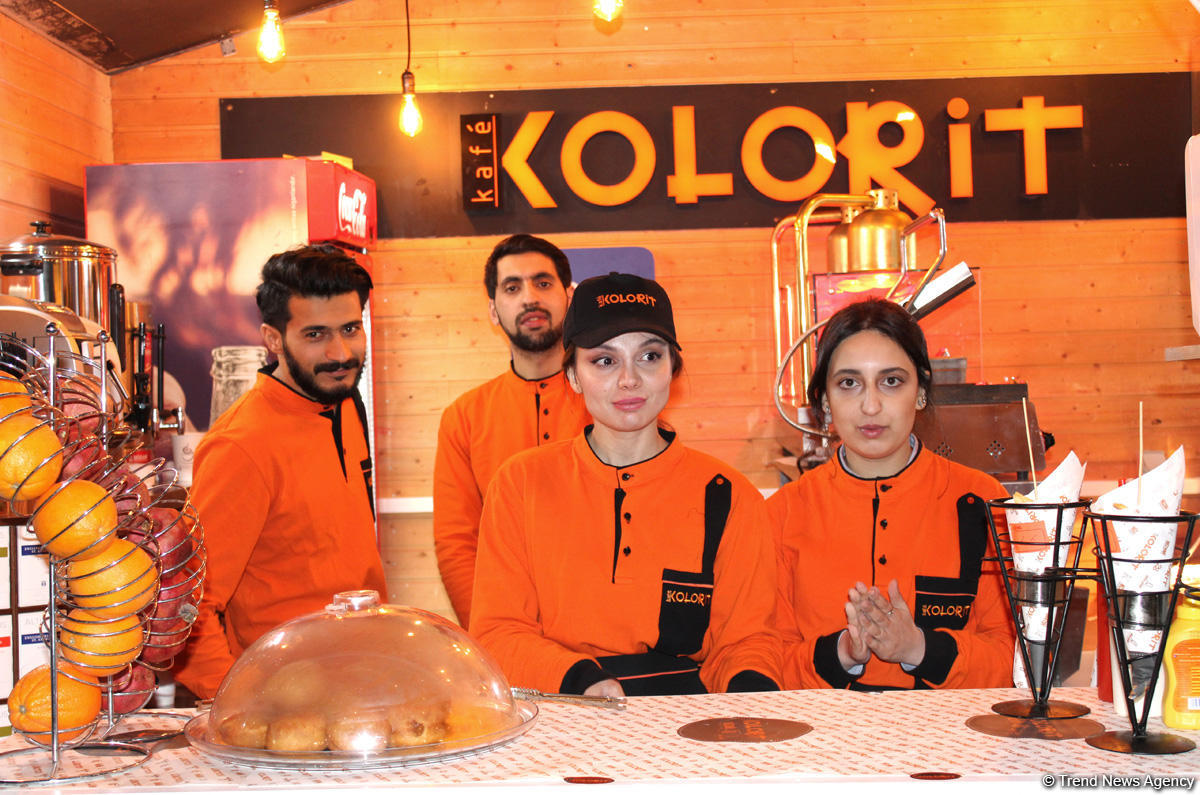 В Баку открылась традиционная благотворительная ярмарка "Холодные руки, горячее сердце" (ФОТО)