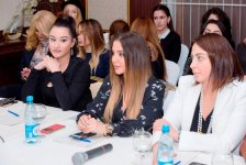 Зимнее настроение азербайджанских дизайнеров – горячие дискуссии со вкусным ужином (ФОТО)