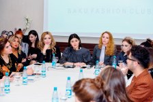 Зимнее настроение азербайджанских дизайнеров – горячие дискуссии со вкусным ужином (ФОТО)