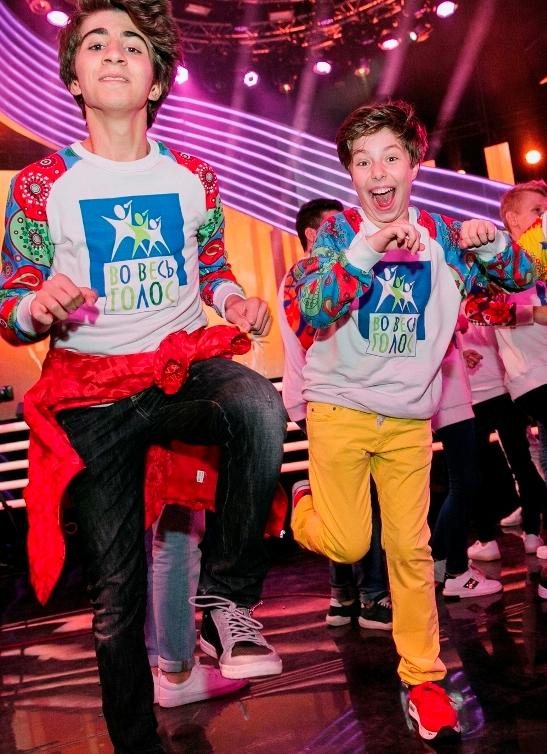 Рустам Керимов принес команде Азербайджана победу в очередном туре шоу "Во весь голос" (ФОТО,ВИДЕО)