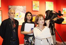 "Воображение" в Баку - маленькие шедевры юных художников (ФОТО)