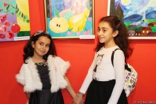 "Воображение" в Баку - маленькие шедевры юных художников (ФОТО)