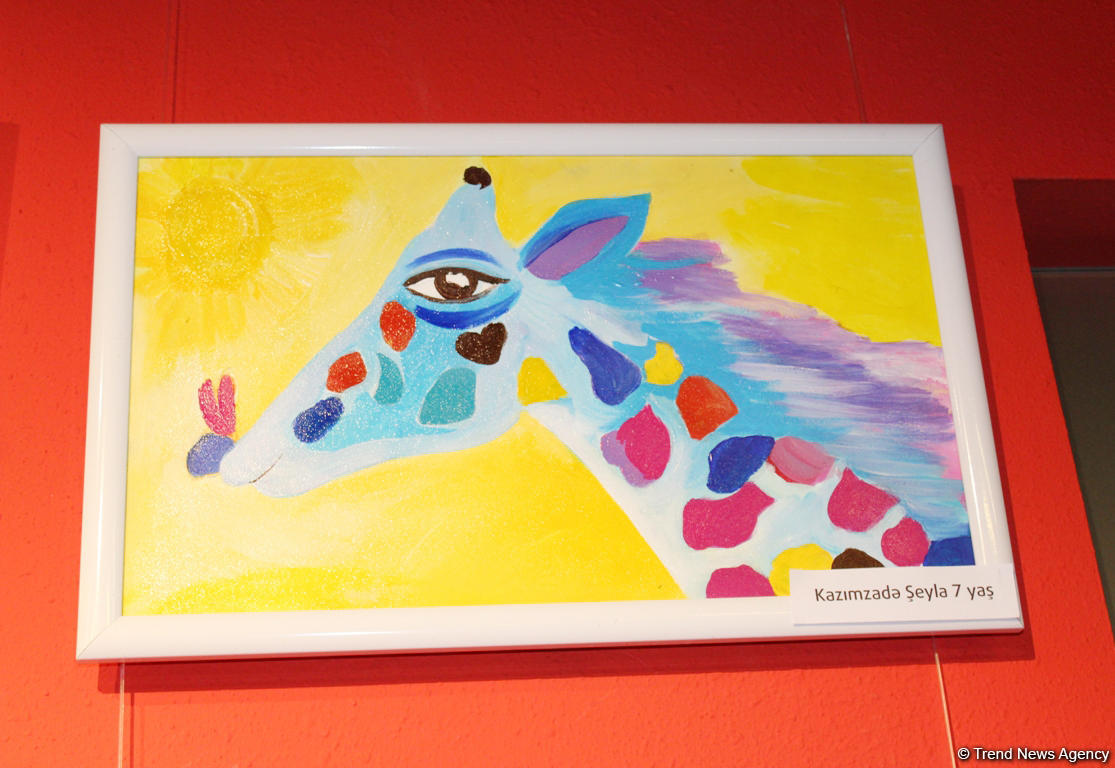 "Воображение" в Баку - маленькие шедевры юных художников (ФОТО)