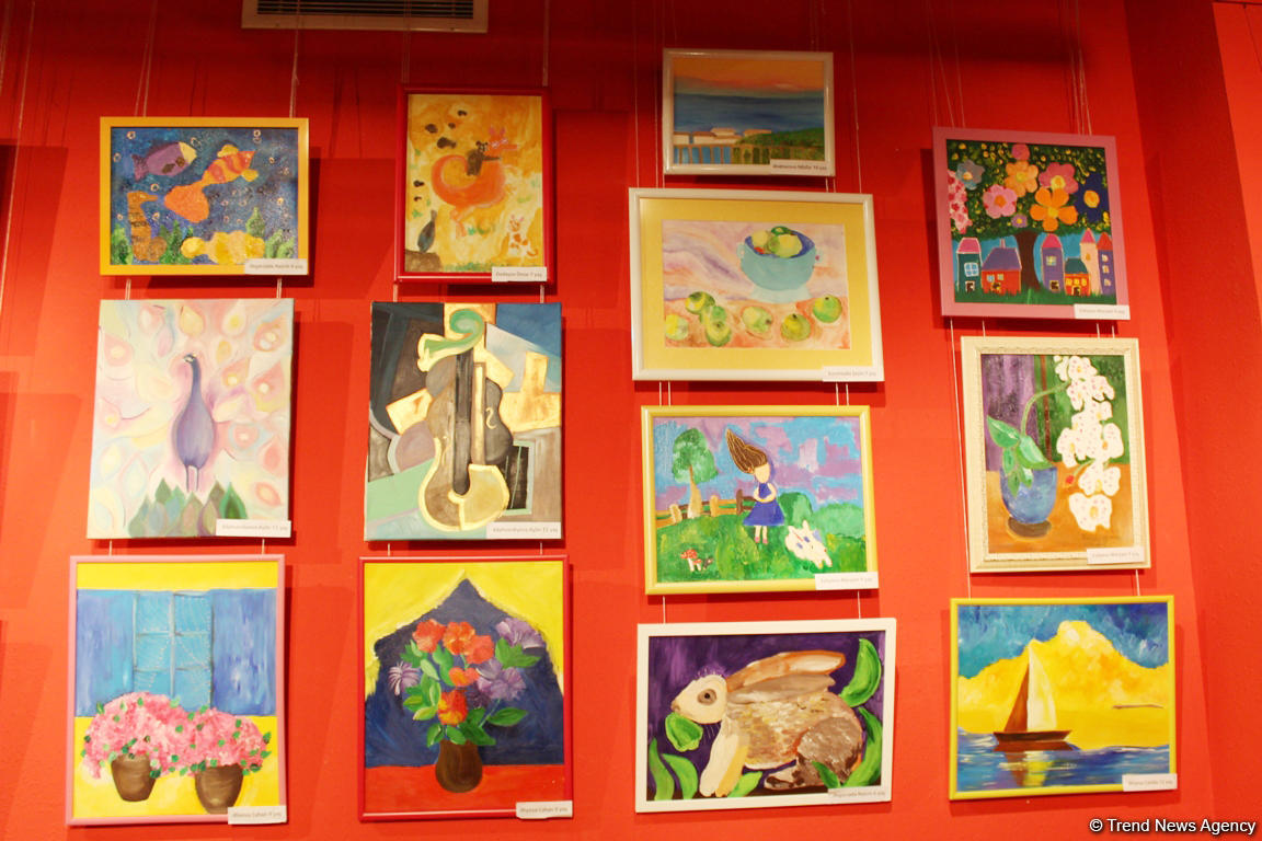 "Воображение" в Баку - маленькие шедевры юных художников (ФОТО)