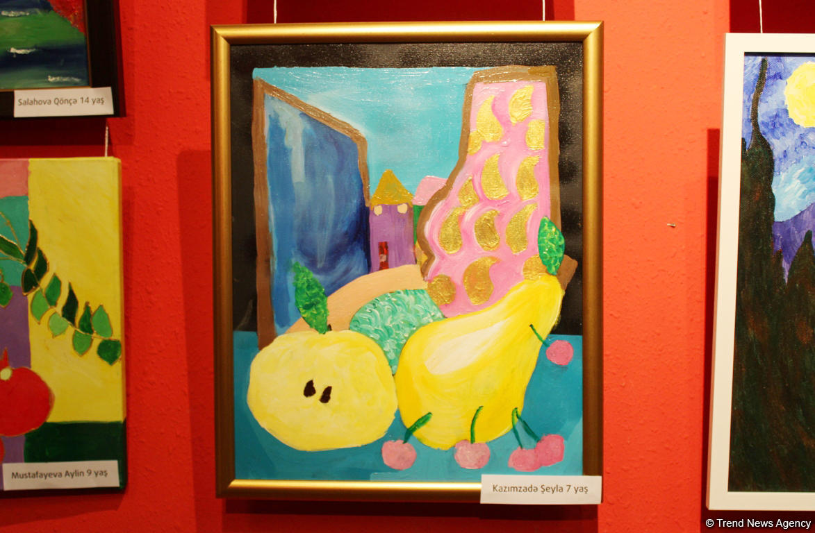 "Воображение" в Баку - маленькие шедевры юных художников (ФОТО)