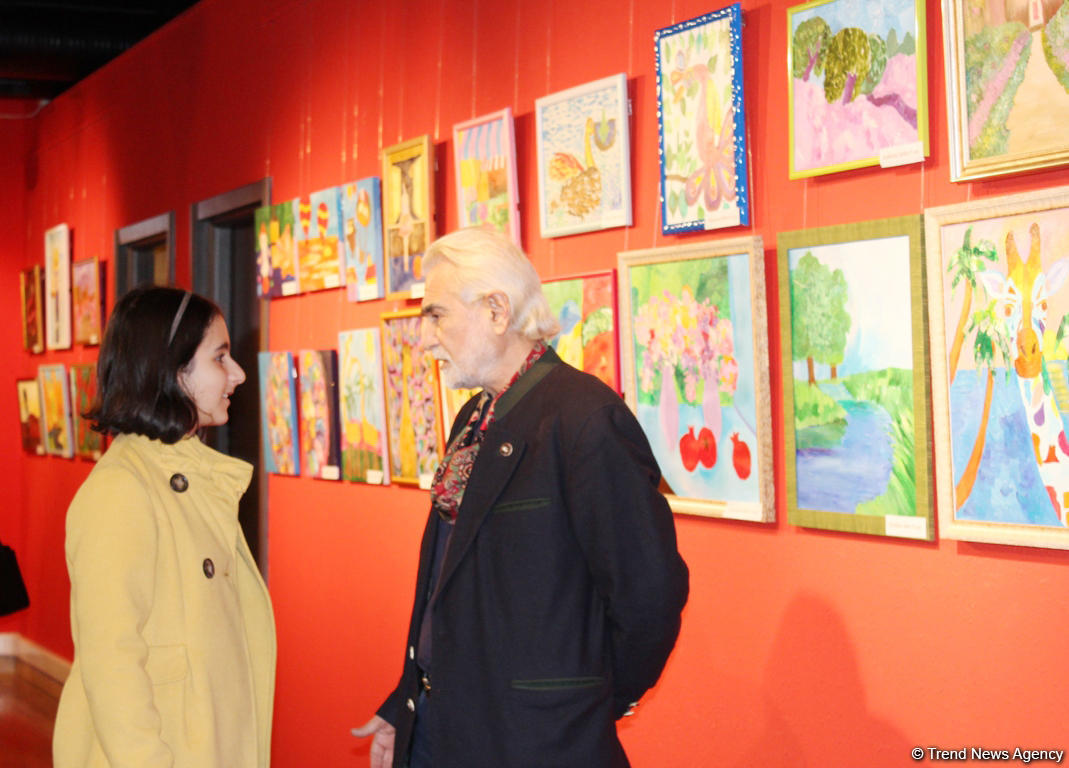 "Воображение" в Баку - маленькие шедевры юных художников (ФОТО)