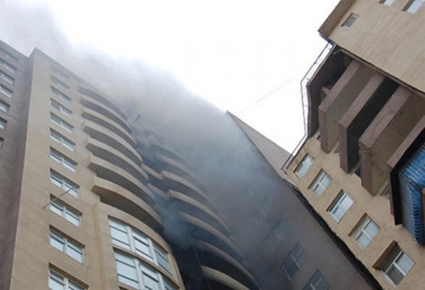 Пожар в многоэтажке в Баку потушен