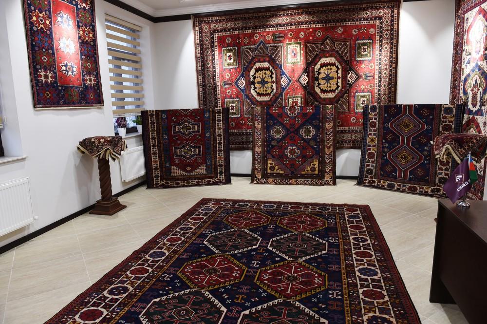 Президент Ильхам Алиев: В 2018  году в различных местах Азербайджана откроются еще десять ковровых фабрик (ФОТО)