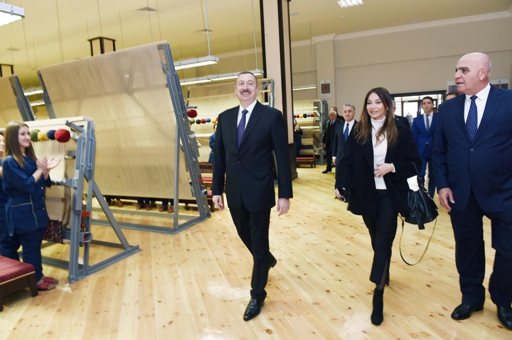 Президент Ильхам Алиев: В 2018  году в различных местах Азербайджана откроются еще десять ковровых фабрик (ФОТО)