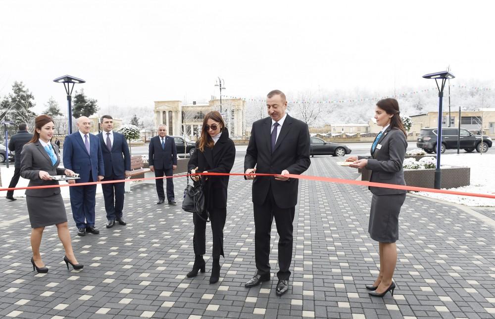 Президент Ильхам Алиев и его супруга приняли участие в открытии комплекса ASAN Həyat в Губе (ФОТО)