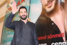 Звезды сериала "Kiralik Ask" Барыш Ардуч и Эльчин Сангу вызвали восторг в Баку (ФОТО)