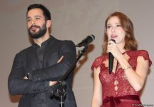 Звезды сериала "Kiralik Ask" Барыш Ардуч и Эльчин Сангу вызвали восторг в Баку (ФОТО)