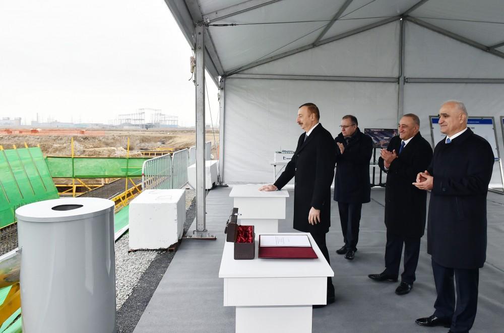 Президент Ильхам Алиев посетил Сумгайытский химико-промышленный парк (ФОТО)