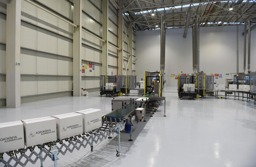 Президент Ильхам Алиев посетил Сумгайытский химико-промышленный парк (ФОТО)