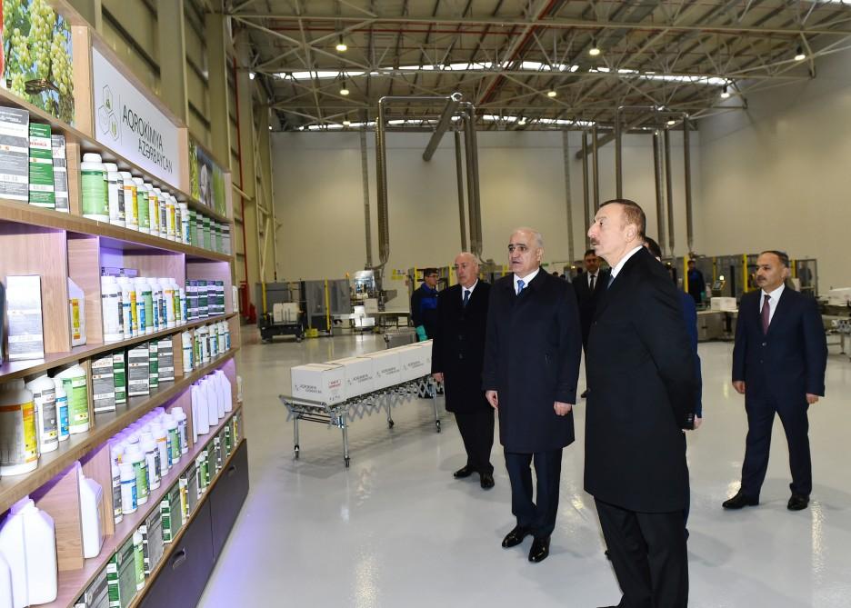 Президент Ильхам Алиев посетил Сумгайытский химико-промышленный парк (ФОТО)