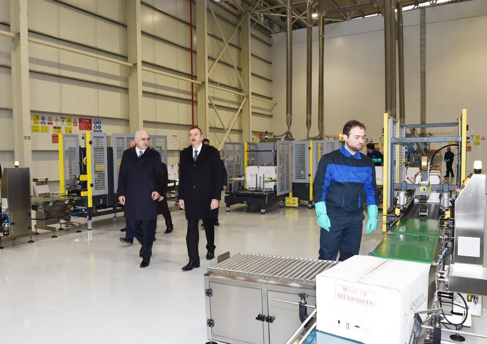 Президент Ильхам Алиев посетил Сумгайытский химико-промышленный парк (ФОТО)