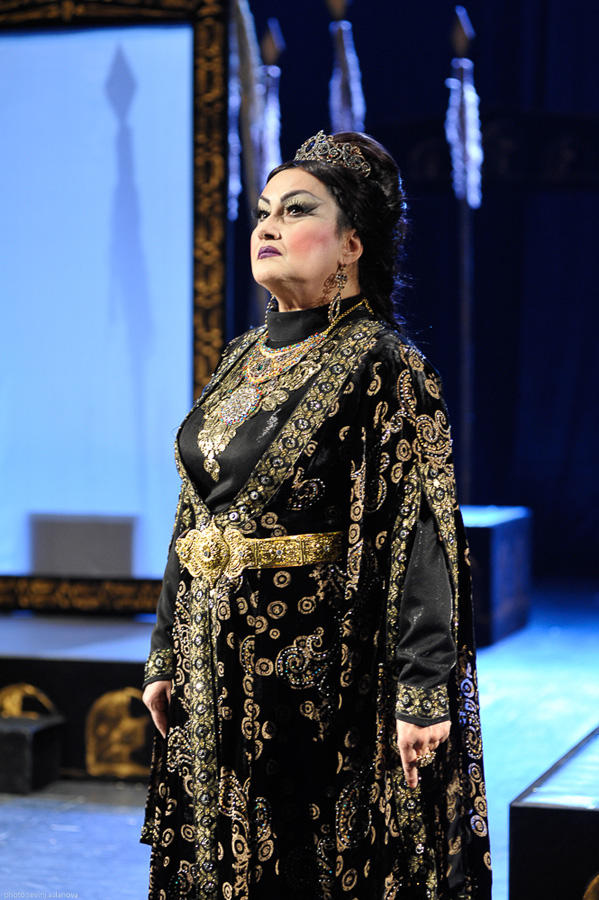 Бести Джафарова стала дочерью правителя Гянджи в свой юбилей (ФОТО)