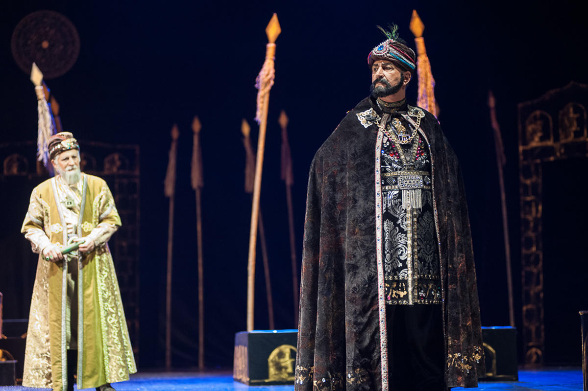 Бести Джафарова стала дочерью правителя Гянджи в свой юбилей (ФОТО)