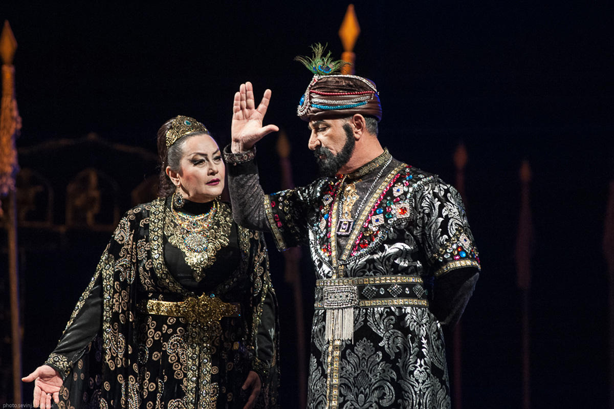 Бести Джафарова стала дочерью правителя Гянджи в свой юбилей (ФОТО)