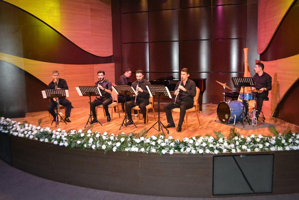 В Баку представлено искусство исполнения на духовых инструментах (ФОТО)