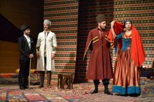 Из Карабаха в Париж (ФОТО)