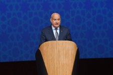 Президент Ильхам Алиев принял участие в международной конференции "Год Исламской солидарности-2017: Межрелигиозный и межкультурный диалог" (ФОТО)