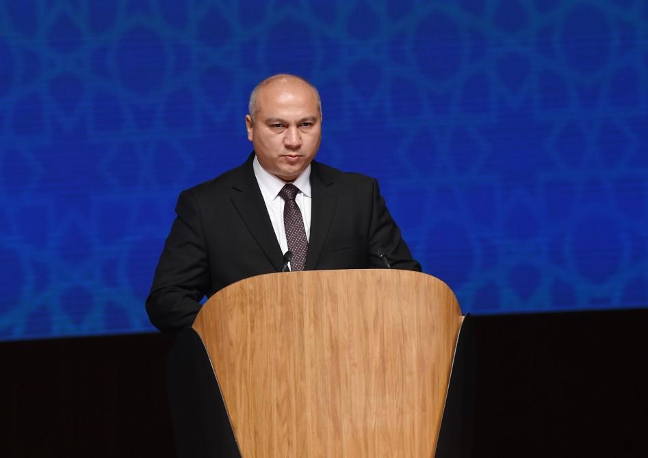 Президент Ильхам Алиев принял участие в международной конференции "Год Исламской солидарности-2017: Межрелигиозный и межкультурный диалог" (ФОТО)