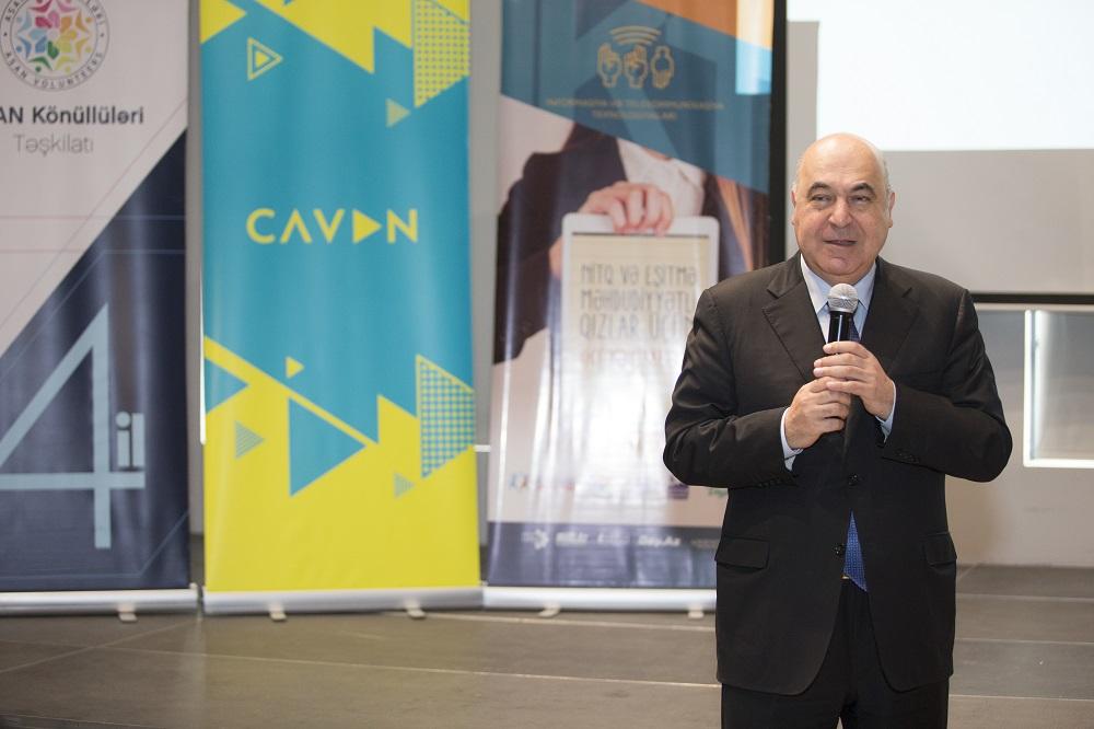 В Баку выявлены лучшие девушки в области IT-технологий (ФОТО)