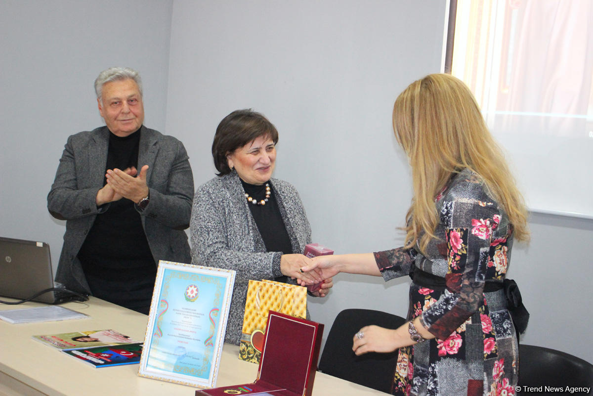 Фахрия Халафова награждена орденом "Гордость Азербайджана": встреча в АГУКИ (ФОТО)