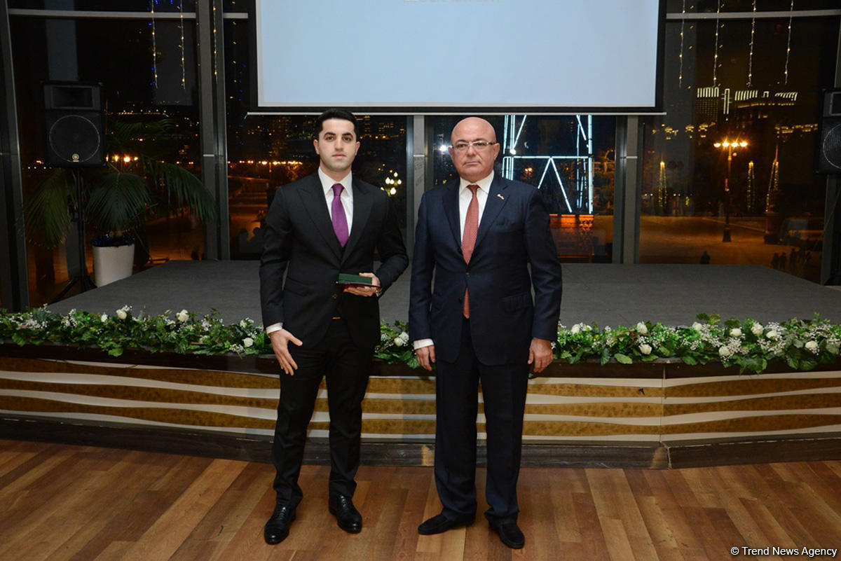 Шахин Мустафаев: Ненефтяной сектор Азербайджана успешно развивался в 2017 году (ФОТО) (версия 2)