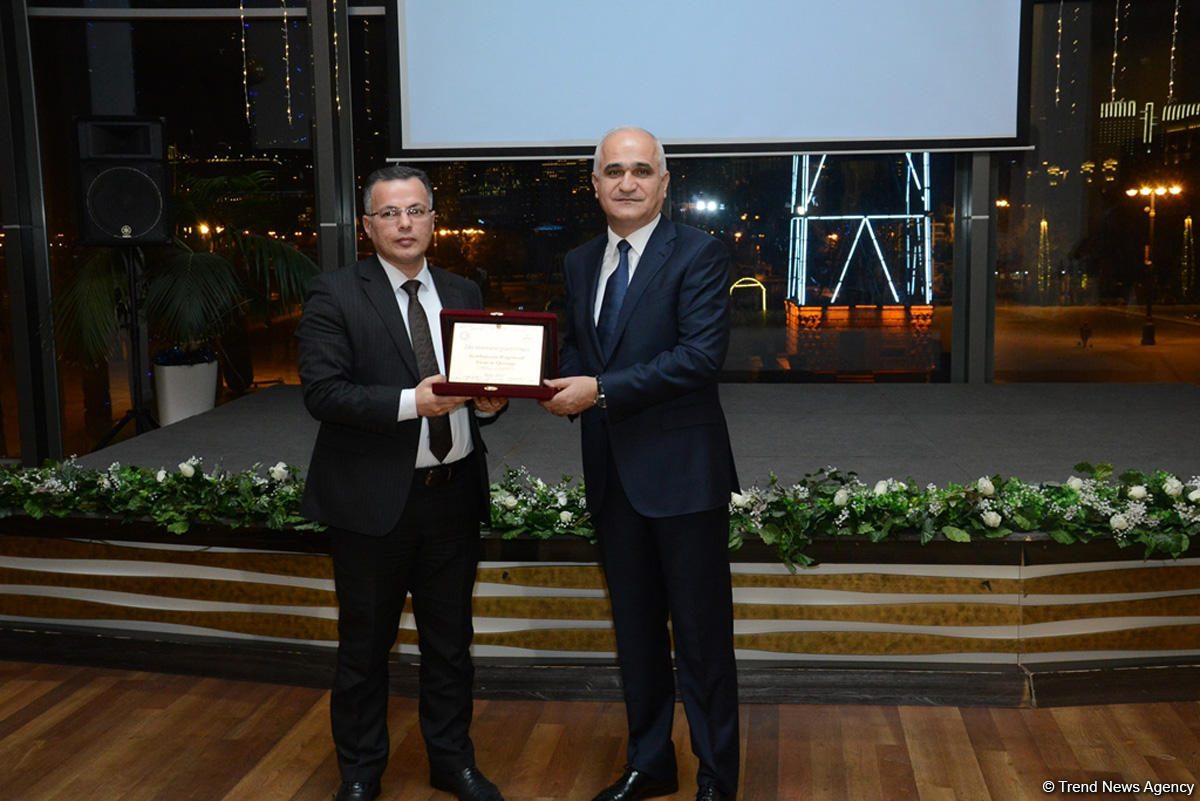 Шахин Мустафаев: Ненефтяной сектор Азербайджана успешно развивался в 2017 году (ФОТО) (версия 2)