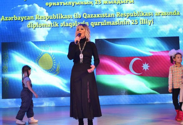 Азербайджанские звезды выступили с концертом в Казахстане (ФОТО)