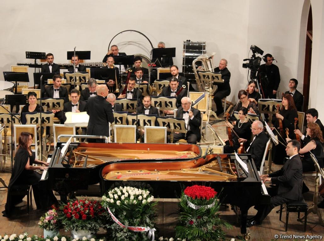 Завораживающая музыка и виртуозная игра: в Баку отметили юбилей Фархада Бадалбейли (ФОТО)