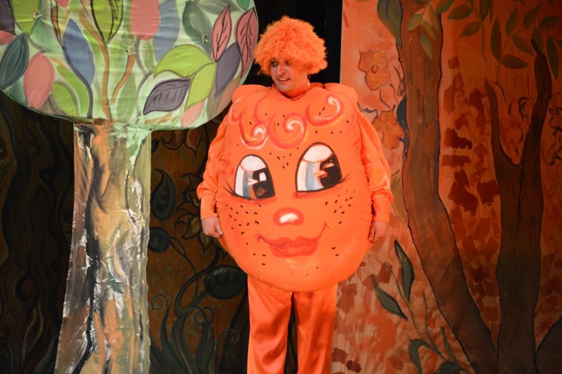 Подарок от азербайджанских актеров детям профессоров (ФОТО)