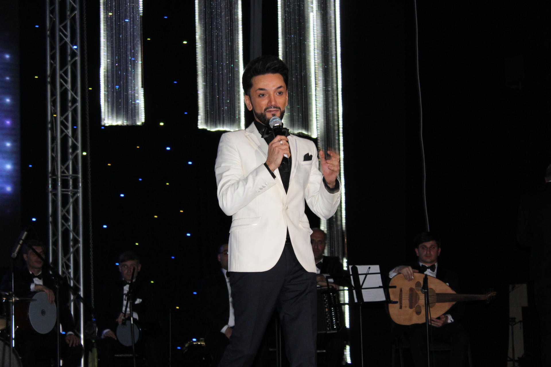 В Баку состоялся концерт, посвященный 30-летию творческой деятельности Фаига Агаева (ФОТО)