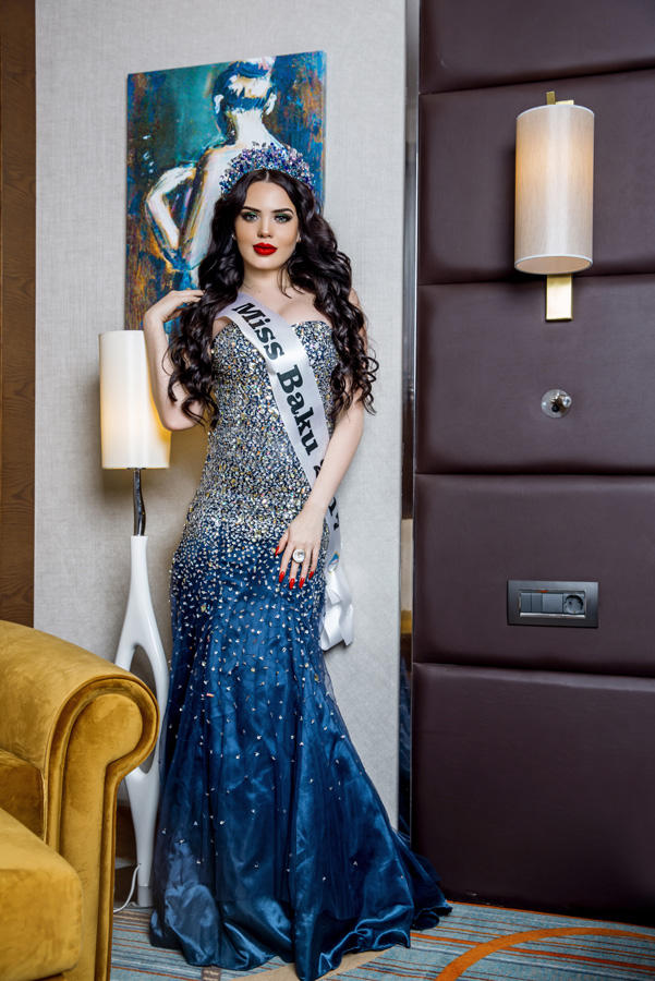 Самая красивая девушка Баку в новогодней фотосессии (ФОТО)