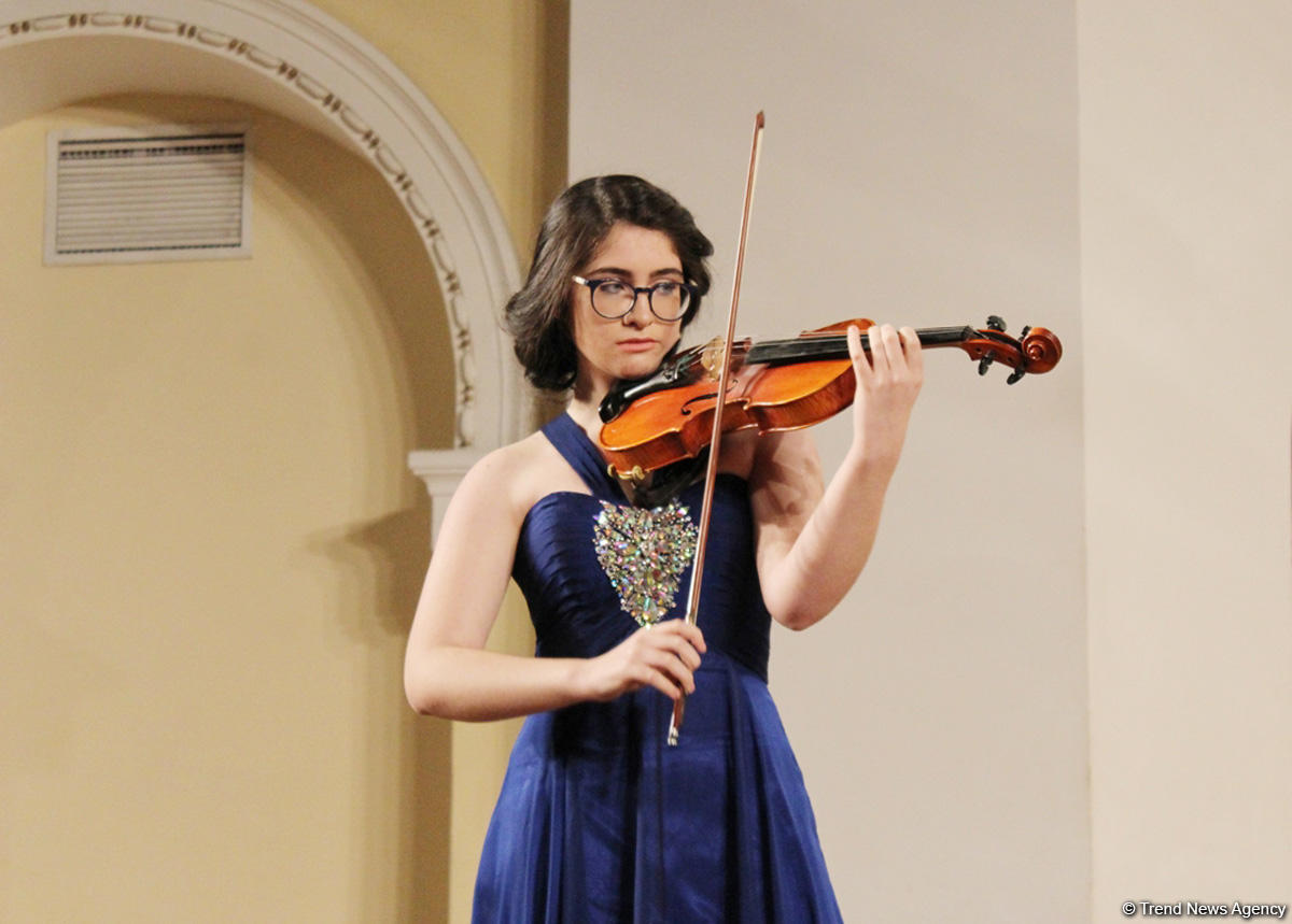 В Баку представлен гимн "Поддержка молодежи" (ФОТО)