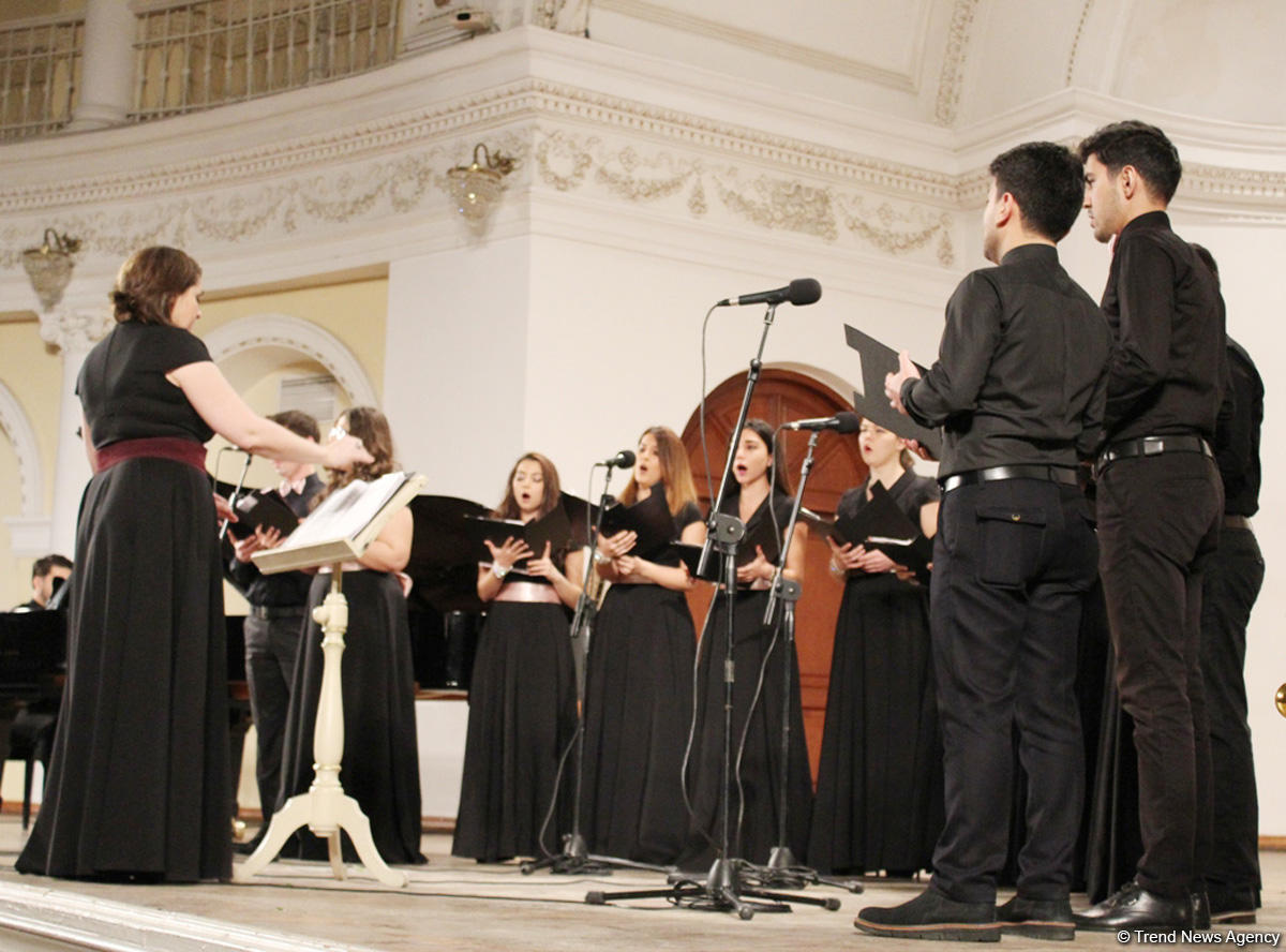 В Баку представлен гимн "Поддержка молодежи" (ФОТО)