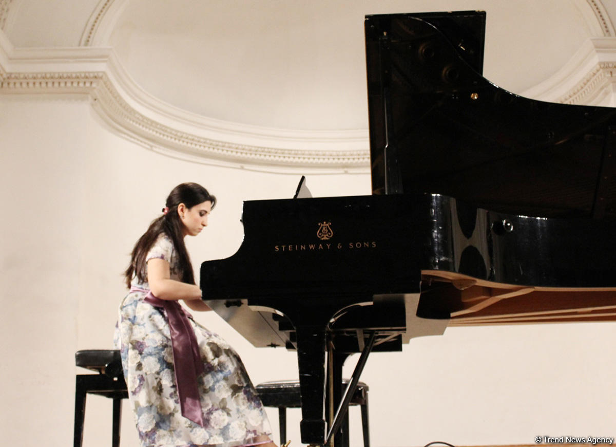 В Баку представлен гимн "Поддержка молодежи" (ФОТО)