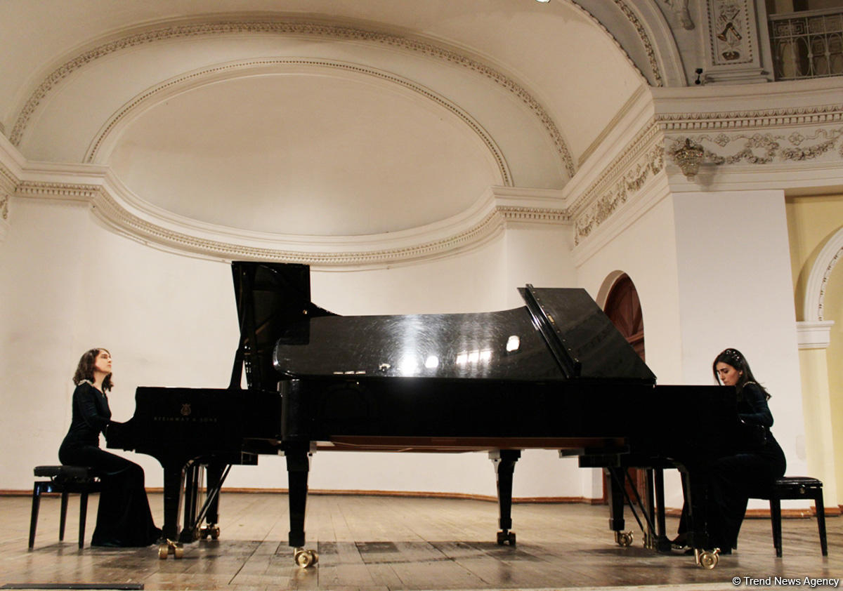 В Баку представлен гимн "Поддержка молодежи" (ФОТО)