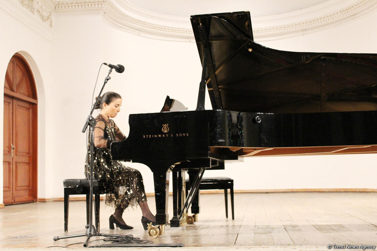 В Баку представлен гимн "Поддержка молодежи" (ФОТО)