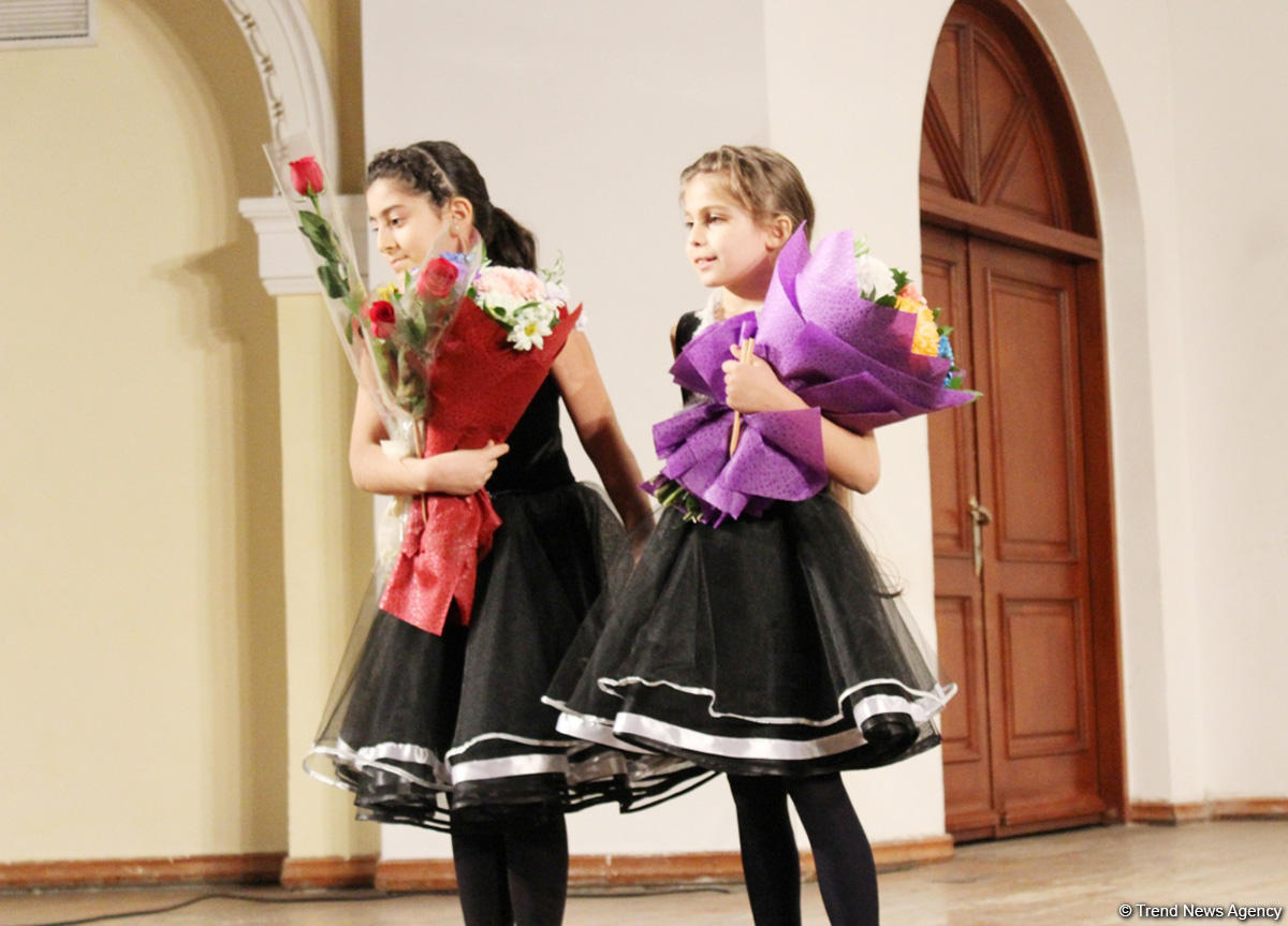 В Баку представлен гимн "Поддержка молодежи" (ФОТО)