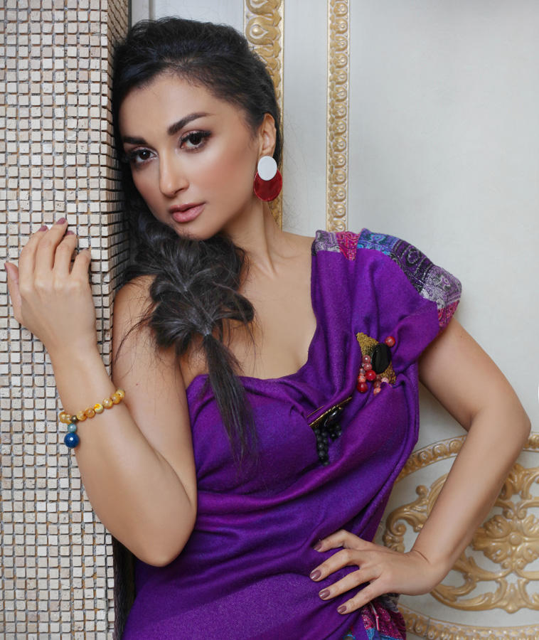 Сделаешь по-моему, замуж за тебя выйду! Азербайджанский композитор стала хозяйкой Медной горы 21 века (ФОТО)