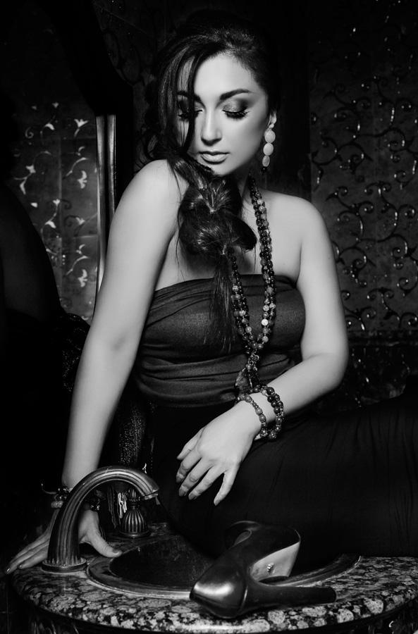 Сделаешь по-моему, замуж за тебя выйду! Азербайджанский композитор стала хозяйкой Медной горы 21 века (ФОТО)