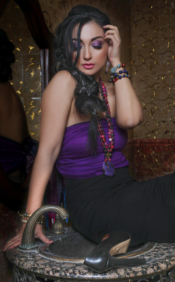 Сделаешь по-моему, замуж за тебя выйду! Азербайджанский композитор стала хозяйкой Медной горы 21 века (ФОТО)