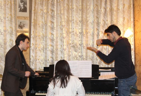 Ильхам Назаров поделился секретами с юными вокалистами (ФОТО)