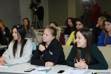 В Баку стартовали тренерские курсы FIG по художественной гимнастике (ФОТО)