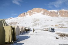 Поиски пропавших азербайджанских альпинистов в Губе (ФОТО)