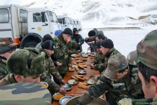 Поиски пропавших азербайджанских альпинистов в Губе (ФОТО)